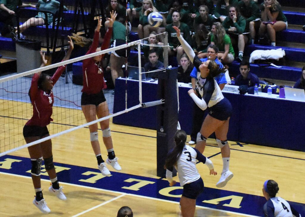 Navy Volleyball Outiside Hitter Olivia Rozmus